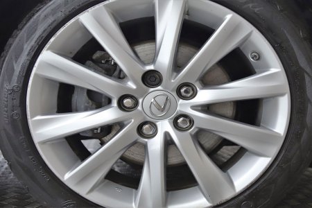 2017 Lexus IS - photo 28
