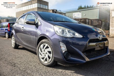 2015 Toyota Aqua - photo 2
