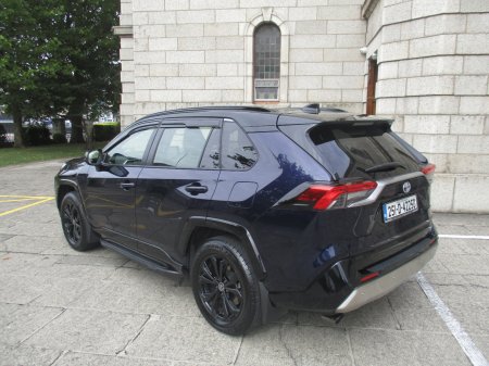 2025 Toyota RAV4 - photo 9