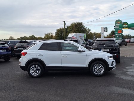 2023 Volkswagen T-Roc - photo 2