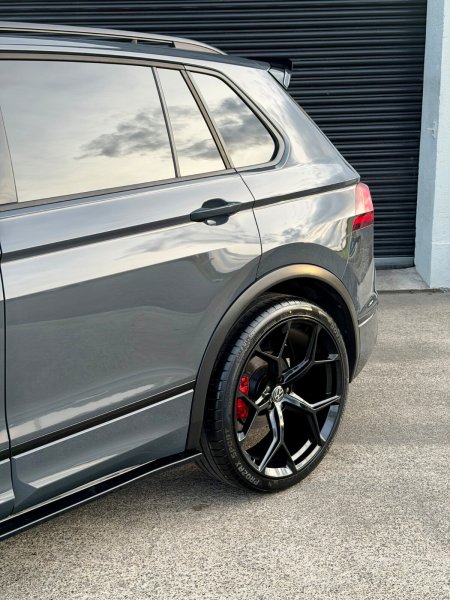 2023 Volkswagen Tiguan - photo 3