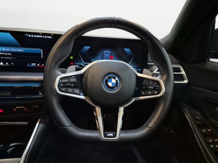 2024 BMW 3-Series - photo 17