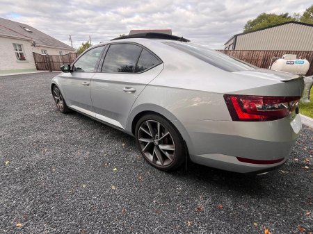 2019 Skoda Superb - photo 8