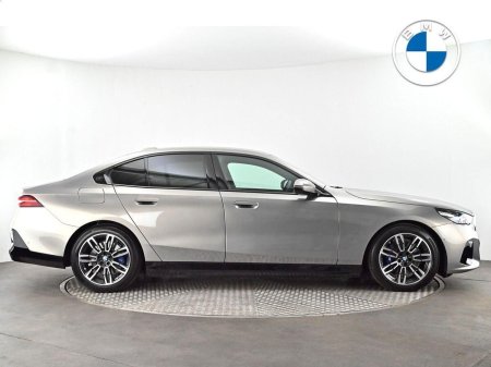 2026 BMW 5-Series - photo 23
