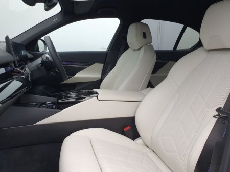 2026 BMW 5-Series - photo 7