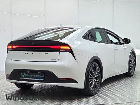 2024 Toyota Prius - photo 2