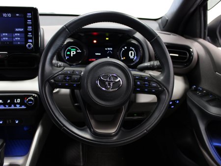 2021 Toyota Yaris - photo 16
