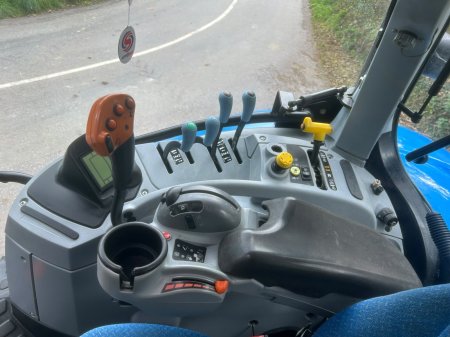 2008 New Holland T6080 - photo 15