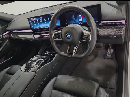 2024 BMW 5-Series - photo 6