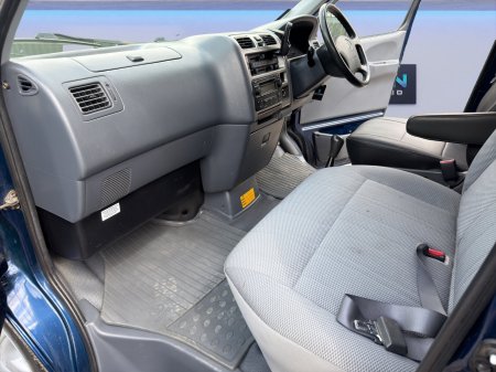 2008 Toyota HiAce - photo 14