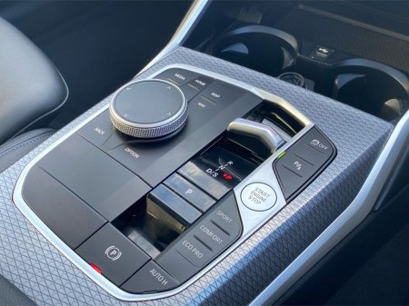 2024 BMW 3-Series - photo 10