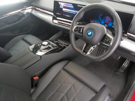 2026 BMW 5-Series - photo 6