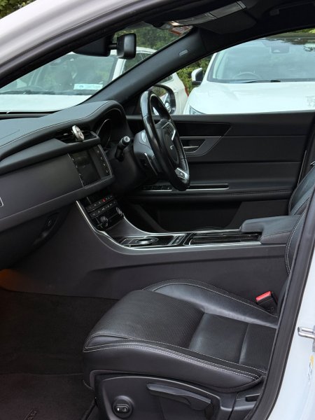 2018 Jaguar XF - photo 37