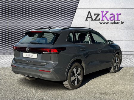 2025 Volkswagen Tiguan - photo 9
