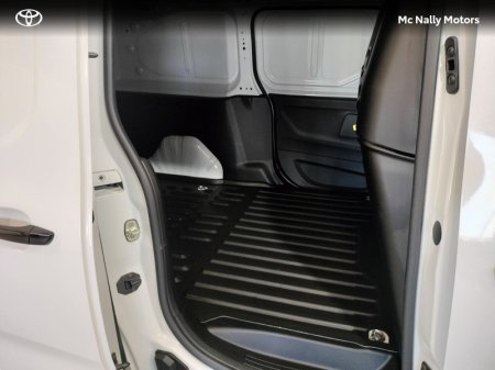 2026 Toyota Proace City - photo 8