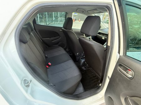 2014 Mazda Demio - photo 12