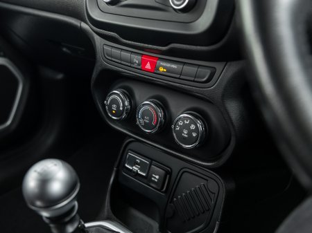2016 Jeep Renegade - photo 15
