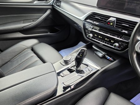 2022 BMW 5-Series - photo 11