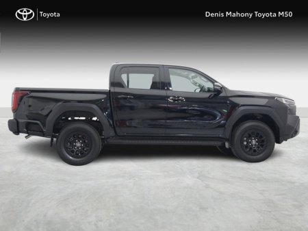 2027 Toyota Hilux - photo 3