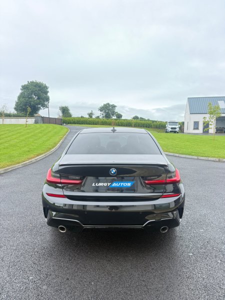 2022 BMW 3-Series - photo 3
