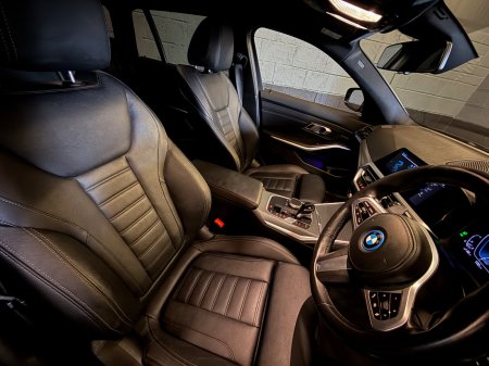 2022 BMW 3-Series - photo 6