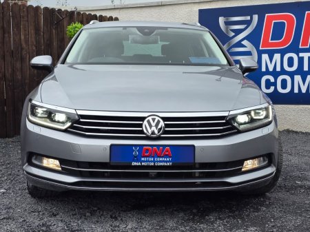 2018 Volkswagen Passat - photo 2