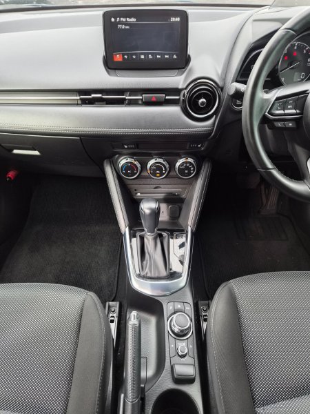 2017 Mazda Demio - photo 16