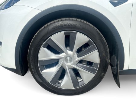 2024 Tesla Model Y - photo 4