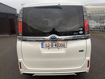 2015 Toyota Voxy - photo 6