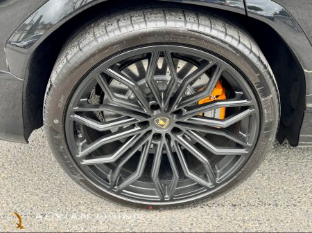 2025 Lamborghini Urus - photo 8