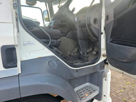 2020 DAF CF320 - photo 21