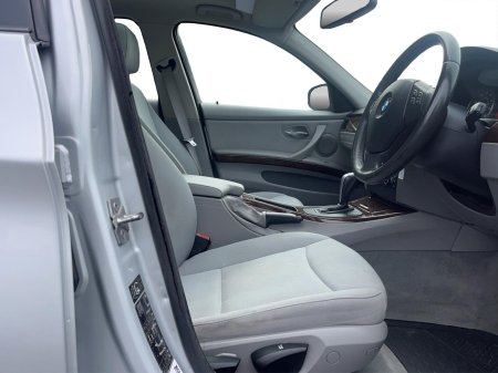 2010 BMW 3-Series - photo 12