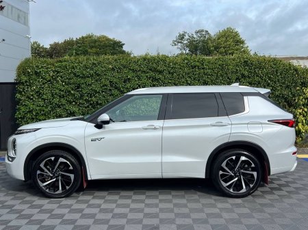 2022 Mitsubishi Outlander - photo 3