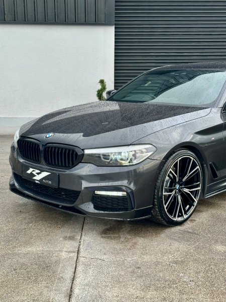 2018 BMW 5-Series - photo 2