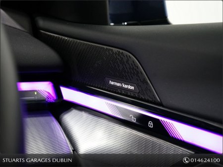 2025 BMW 5-Series - photo 22