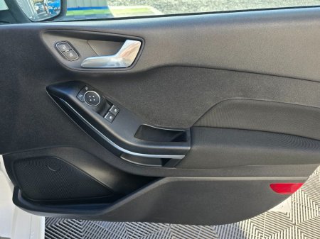 2018 Ford Fiesta - photo 18