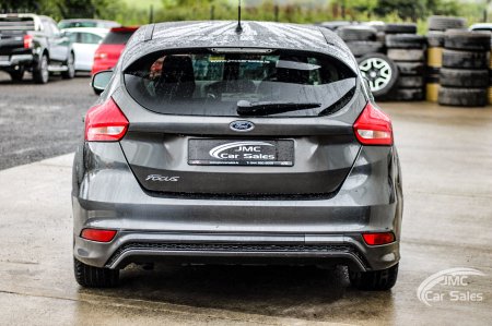 2016 Ford Focus - photo 10