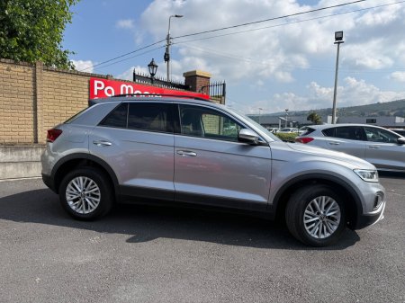 2022 Volkswagen T-Roc - photo 2