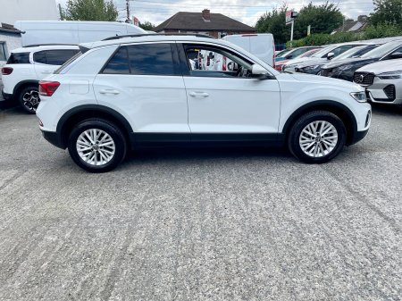 2024 Volkswagen T-Roc - photo 12