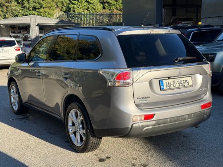 2014 Mitsubishi Outlander - photo 3