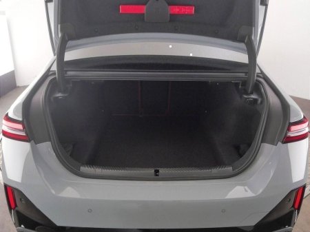 2025 BMW 5-Series - photo 13
