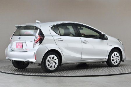 2020 Toyota Aqua - photo 10