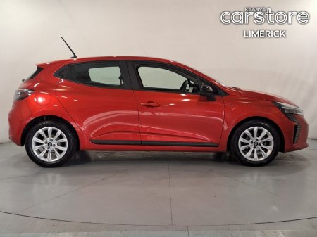 2024 Renault Clio - photo 2