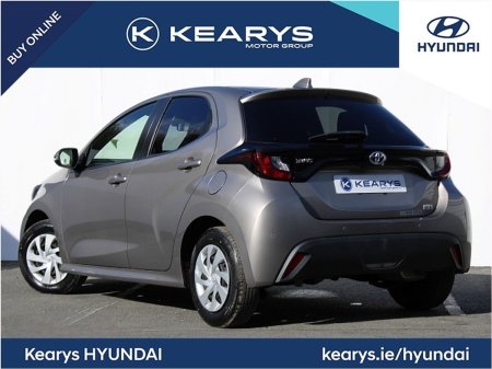 2022 Toyota Yaris - photo 2
