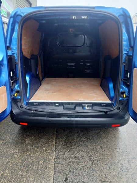 2025 Ford Transit - photo 6