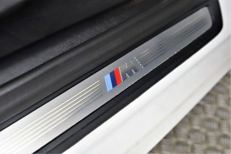 2023 BMW 5-Series - photo 17