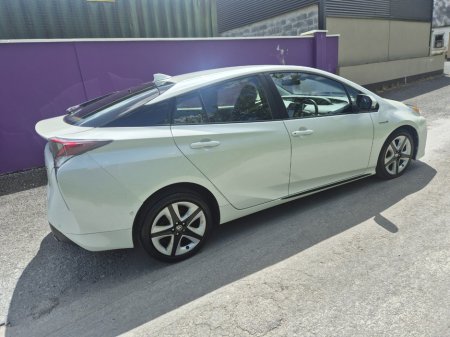 2017 Toyota Prius - photo 4