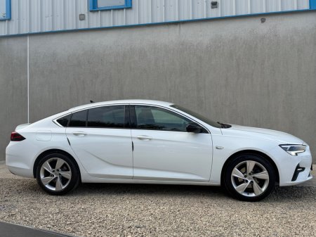 2022 Opel Insignia - photo 3