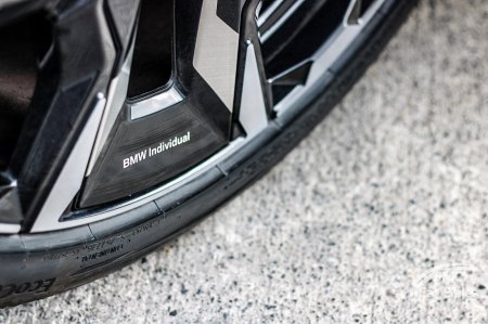 2024 BMW 5-Series - photo 6