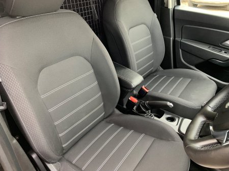 2023 Dacia Duster - photo 17